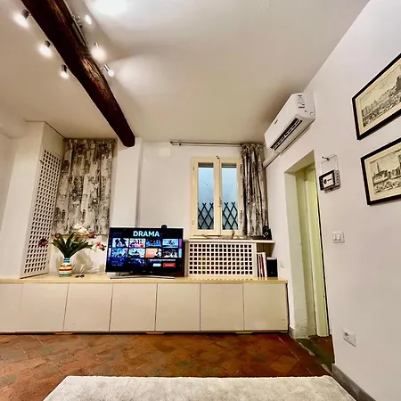 Cozy Near Piazzale Michelangelo Apartment *